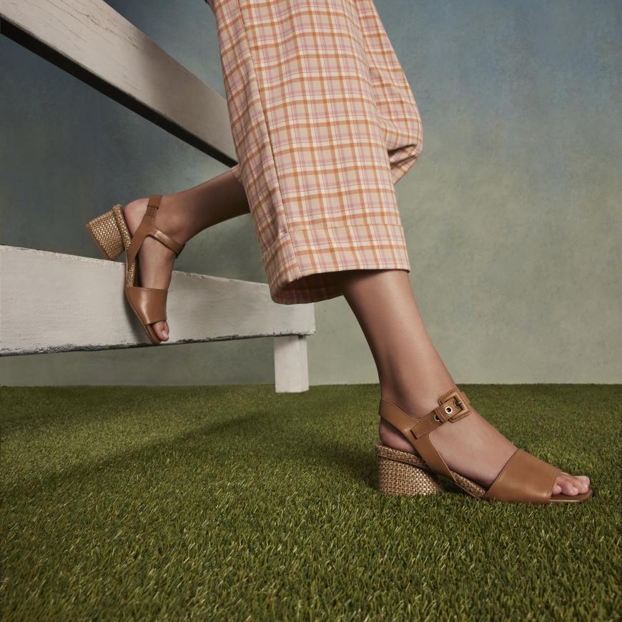 Donald Pliner Casual | AARO At Donald Pliner Saddle - Women