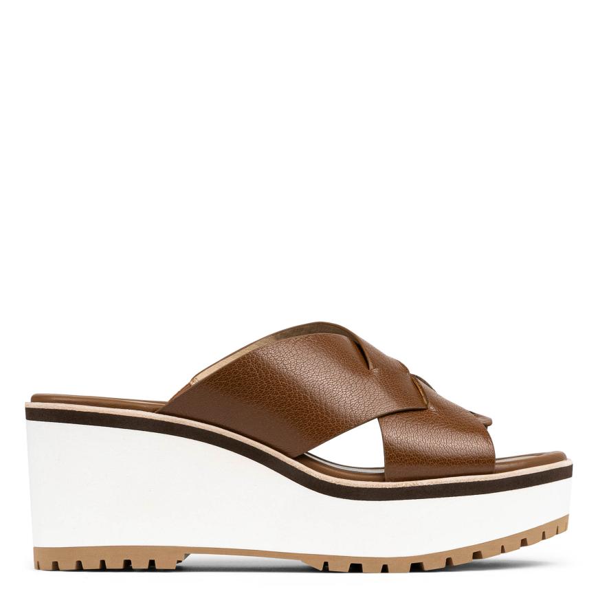 Donald Pliner Casual | BEAUMONT At Donald Pliner Saddle - Women