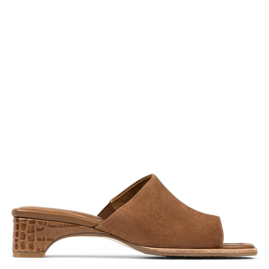 Donald Pliner Casual | CLODIE At Donald Pliner Saddle Suede - Women