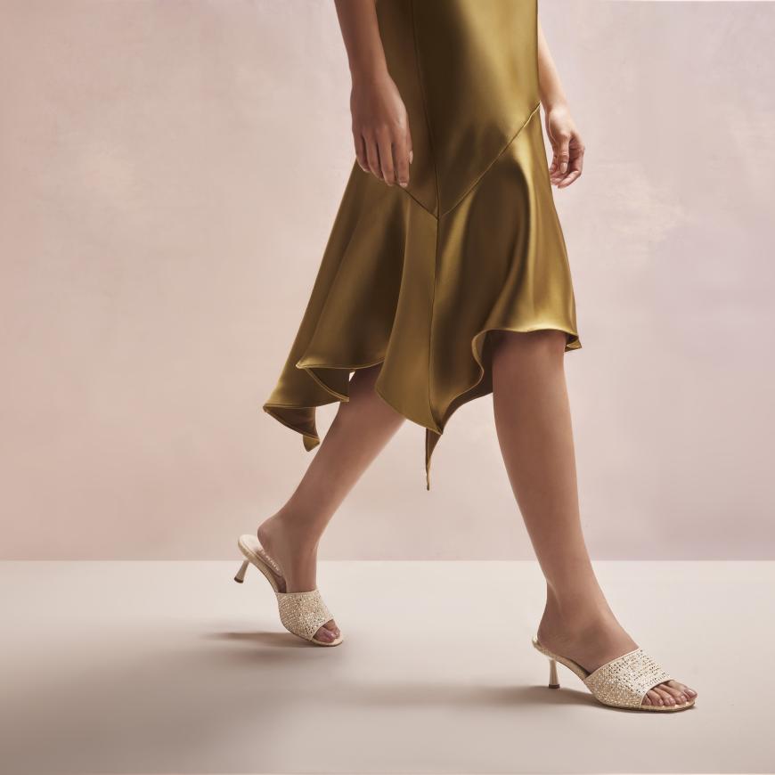 Donald Pliner Casual | RIKKI At Donald Pliner Foam Embellished - Women